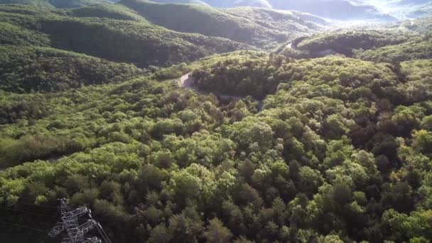 Serpentina Camino Montaña Montañas Caucásicas Vista Aérea — Vídeo de stock