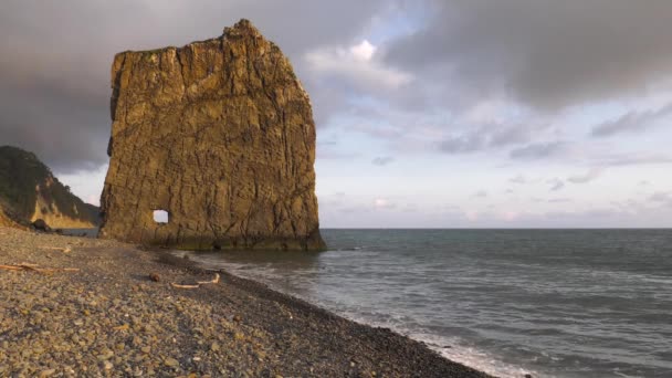 Gün Batımında Karadeniz Doğa Anıtı Yelken Kayası Veya Parus Rock — Stok video