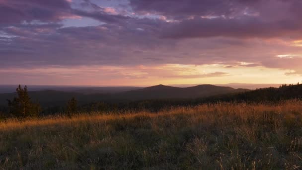 Południowe Urale Jesienne Góry Zachodzie Słońca — Wideo stockowe