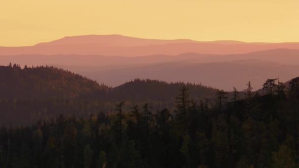 Sydural Höst Bergen Vid Solnedgången — Stockvideo