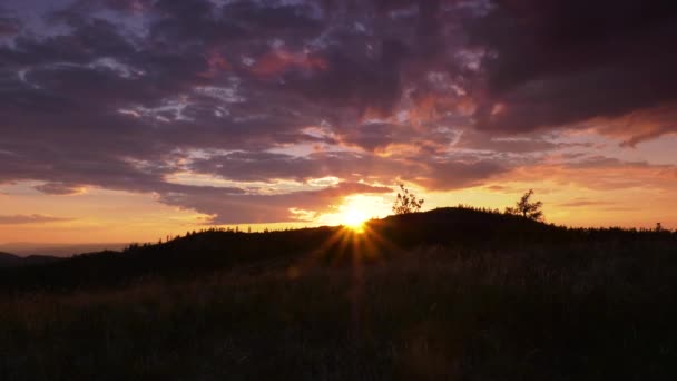 南乌拉尔 秋天的山在日落 — 图库视频影像