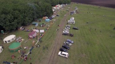 Bashkiria Halk festivalleri - Sabantuy - pulluk tatil. Yarış. Havadan görünüm.