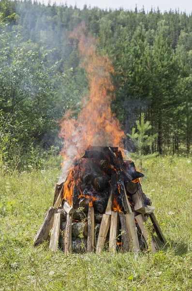 Birning Campfire Wood — Stock Photo, Image