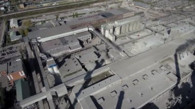 Heidelbergcement. Kuru karışımlar üretmek için ekin. Hava görünümü.