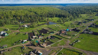 Kırsal yaşam. Güney Urallar. Baharda Kyzlar-Birgan 'ın Bashkir köyü.
