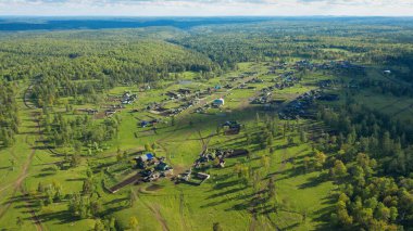 Kırsal yaşam. Güney Urallar. Baharda Kyzlar-Birgan 'ın Bashkir köyü.