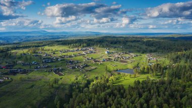 Kırsal yaşam. Güney Urallar. Baharda Kyzlar-Birgan 'ın Bashkir köyü.
