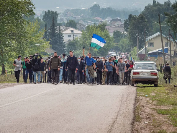 Bewohner Baschkiriens Protestieren Gegen Die Zerstörung Des Kuschtauer Berges Durch — Stockfoto