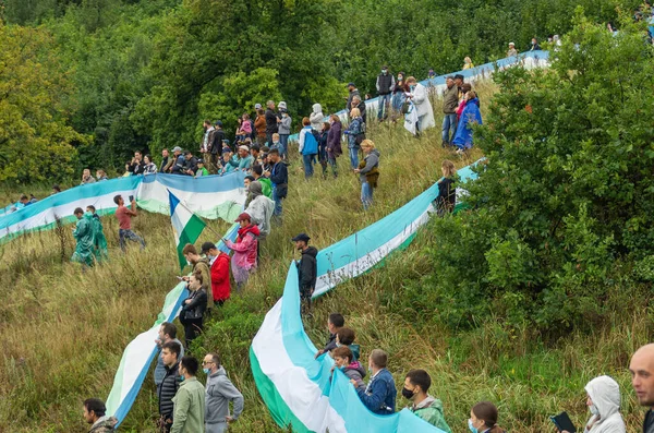 Emberek Védik Magányos Kushtau Hegyet Élő Lánc Nyilvános Fellépés Hogy — Stock Fotó