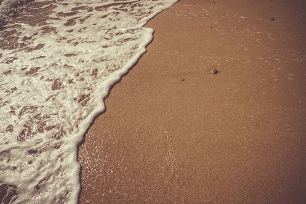 Morbida Onda Del Mare Sulla Spiaggia Sabbia — Foto Stock