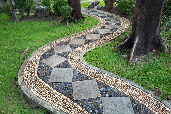 Patterned Stone Walkway Park — Stock Photo, Image