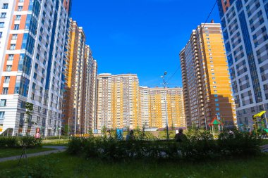 St. Petersburg, Rusya. Yeni binaların ve yeni dairelerin manzarası