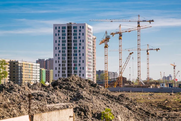 St. Petersburg, Rusya. Yeni binaların ve yeni dairelerin manzarası