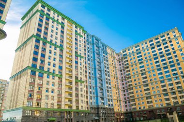 St. Petersburg, Rusya. Yeni binaların ve yeni dairelerin manzarası