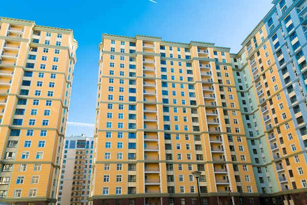 St. Petersburg, Rusya. Yeni binaların ve yeni dairelerin manzarası