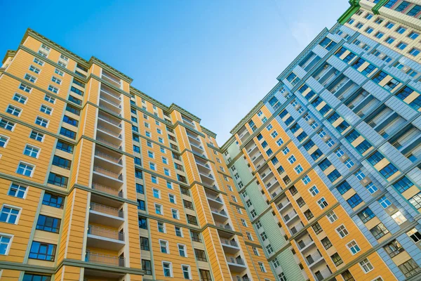 St. Petersburg, Rusya. Yeni binaların ve yeni dairelerin manzarası