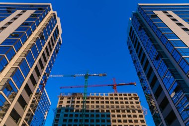 Saint Petersburg, Rusya. İnşaat halindeki yeni binaların ve yeni dairelerin manzarası