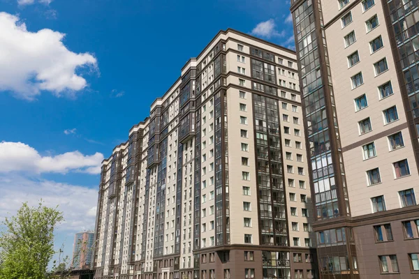 St. Petersburg, Rusya. Yeni binaların ve yeni dairelerin manzarası