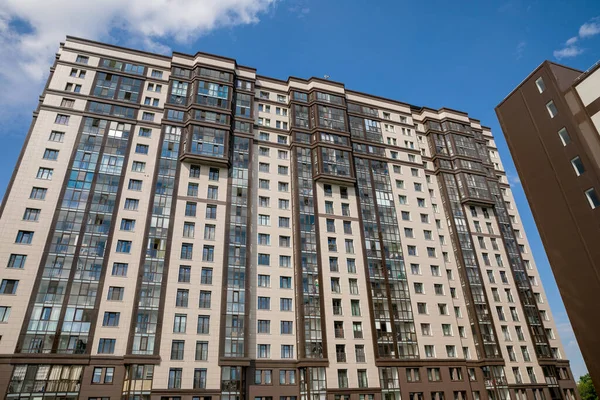 St. Petersburg, Rusya. Yeni binaların ve yeni dairelerin manzarası