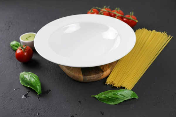 Mockup Placa Composición Italiana Con Tomate Pasta Albahaca — Foto de Stock