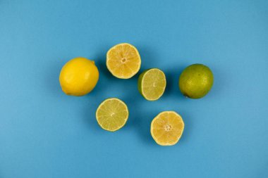 mavi arka plan ters narenciye