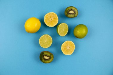 mavi arka plan ters narenciye