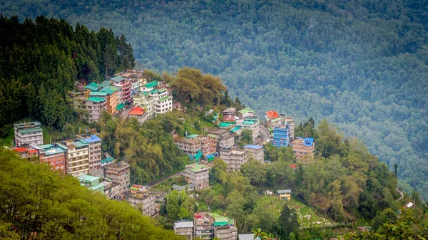 มมองของนกของ Gangtok องหลวงของ Sikkim ประเทศอ นเด — ภาพถ่ายสต็อก