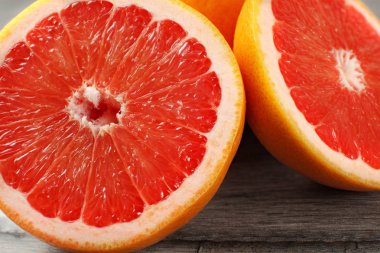 Kırmızı greyfurt yarıya yakın çekim