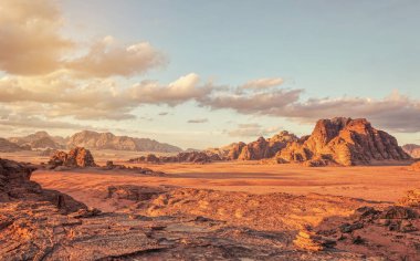 Kızıl Mars, Wadi Rum Çölü 'ndeki manzara gibi. Burası birçok bilim kurgu filminde kullanıldı.