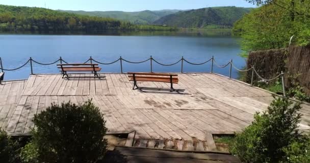 Lakeside destination scenery in the morning, summer day — Stock Footage Lakeside Destination Scenery Morning Summer Day Stock Video