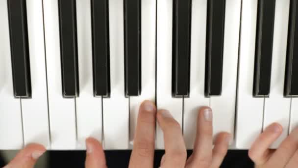 Hermanos Tocando Tándem Una Partitura Piano — Vídeo de stock