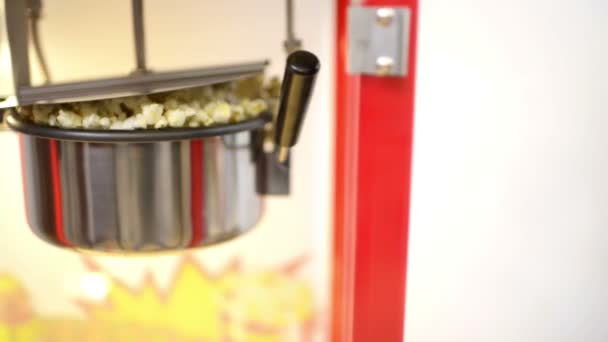 Weergave Van Een Popcorn Machine Werking Sluit — Stockvideo