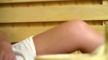 Güzel genç kadın keyfi sauna