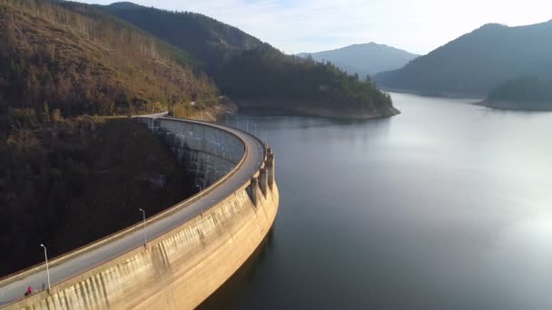 Luftaufnahme Eines Staudamms Den Rumänischen Bergen — Stockvideo