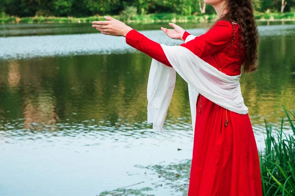 Girl Red Historic Dress River — Stock Photo, Image