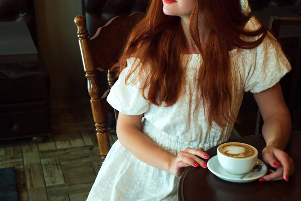 Redhead Girl Cafe Drinks Cappuccino Table — Stock Photo, Image