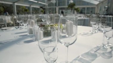 Süslü düğün masası