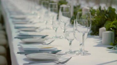 Süslü düğün masası