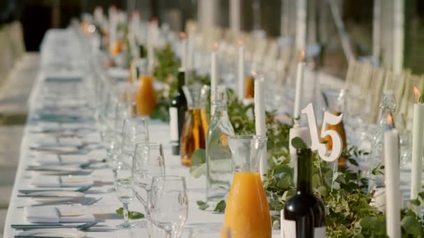 Esküvői Asztal Dekorációval — Stock videók