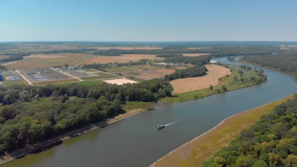 Polonya Wroclaw Oder Nehri Üzerinde Tekne Yüzen — Stok video