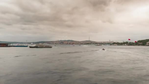 Istanbul Türkiye Şehir Feribot Tekne Ile Boğaz Manzarasına — Stok video