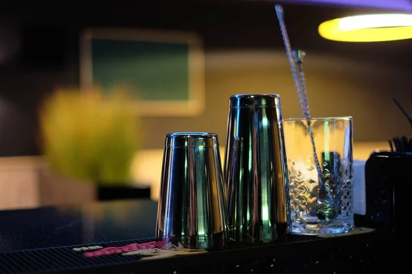 Bar Apparatuur Bar Teller Shaker Mengen Glas Lepel — Stockfoto
