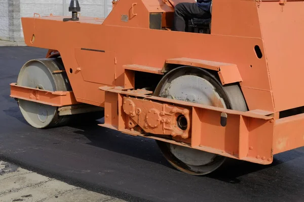 Una Vieja Pavimentadora Naranja Vieja Técnica Del Camino — Foto de Stock