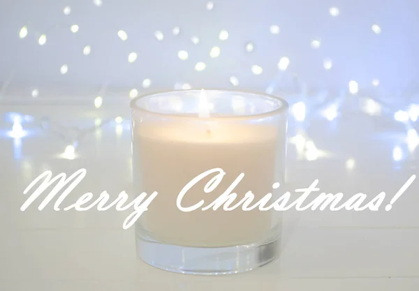 Beyaz Mum Bokeh Işıkları Ile Beyaz Arka Plan Üzerinde Noel — Stok fotoğraf