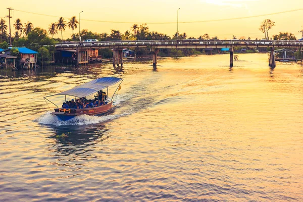Samut Songkhram Thajsko Dubna 2018 Říční Výletní Lodě Přepravující Osoby — Stock fotografie