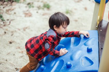Çocuk oyun bahçesi ile