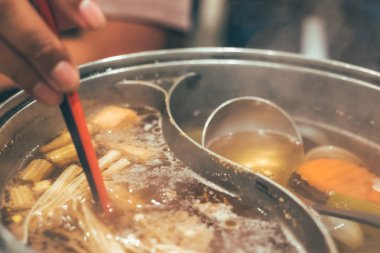 Shabu-shabu Japon nabemono hotpot ise suda haşlanmış sebze. 