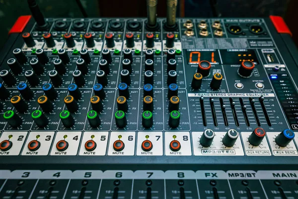 Sound Mixing Desk Opnamestudio Muziek Mixer Bedieningspaneel Closeup — Stockfoto