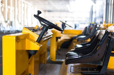 Elektrikli Traktör, endüstride forklift. Araç Konsepti.