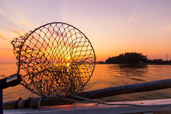 Síť Dip Při Rybolovu Při Východu Slunce Voda Slunci — Stock fotografie
